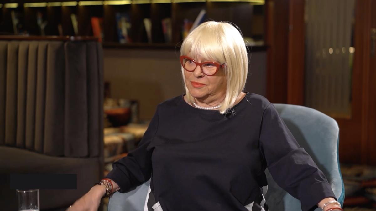 cand va scrie o carte despre ea mirabela dauer