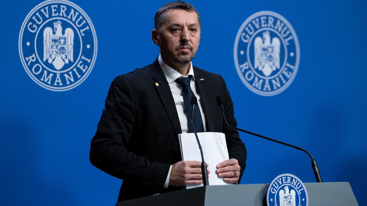 controverse la ministerul educatiei cum raspunde daniel david acuzatiilor de marginalizare a istoriei